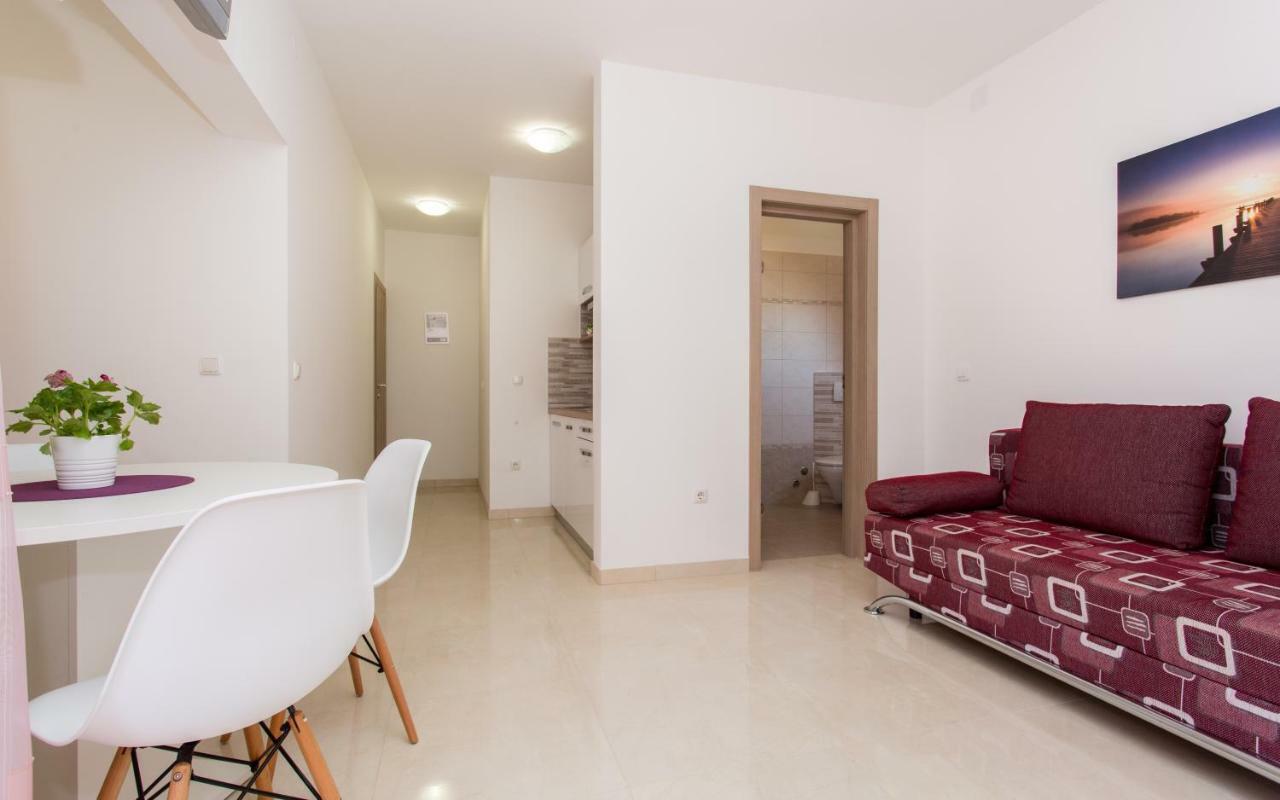 Apartments Mira Baška Buitenkant foto