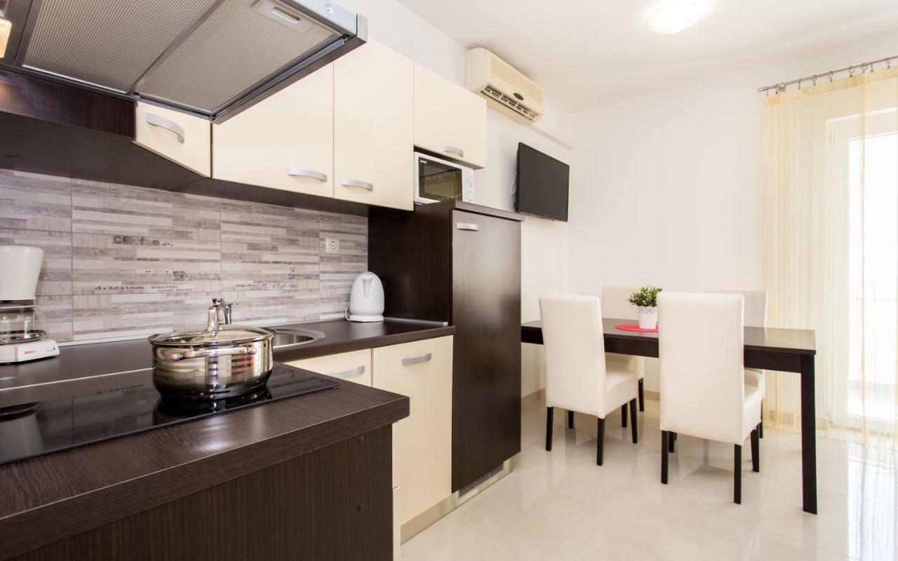 Apartments Mira Baška Buitenkant foto